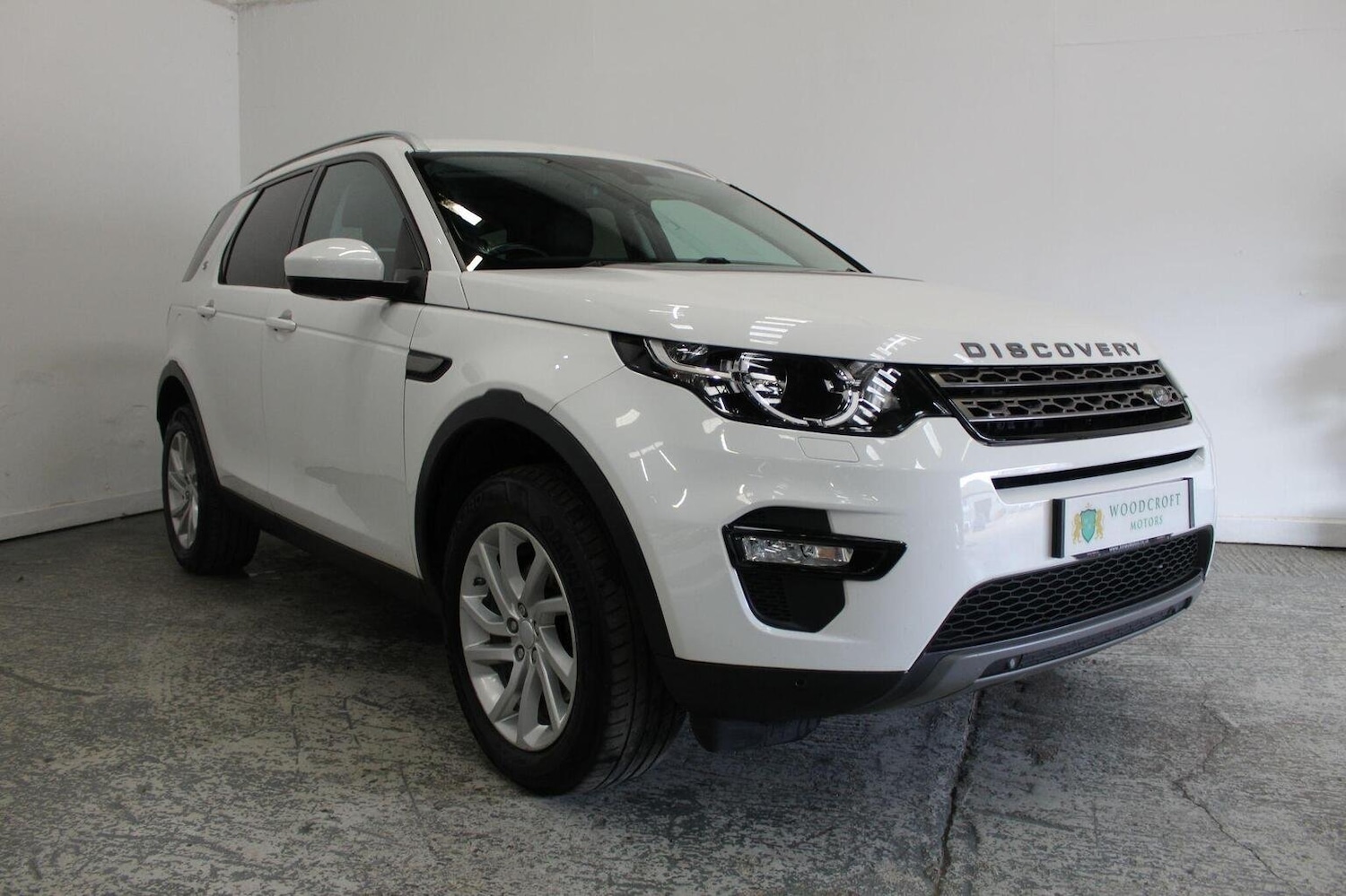 Used Land Rover Discovery Sport 2016 for sale - 76174089: Photo 1