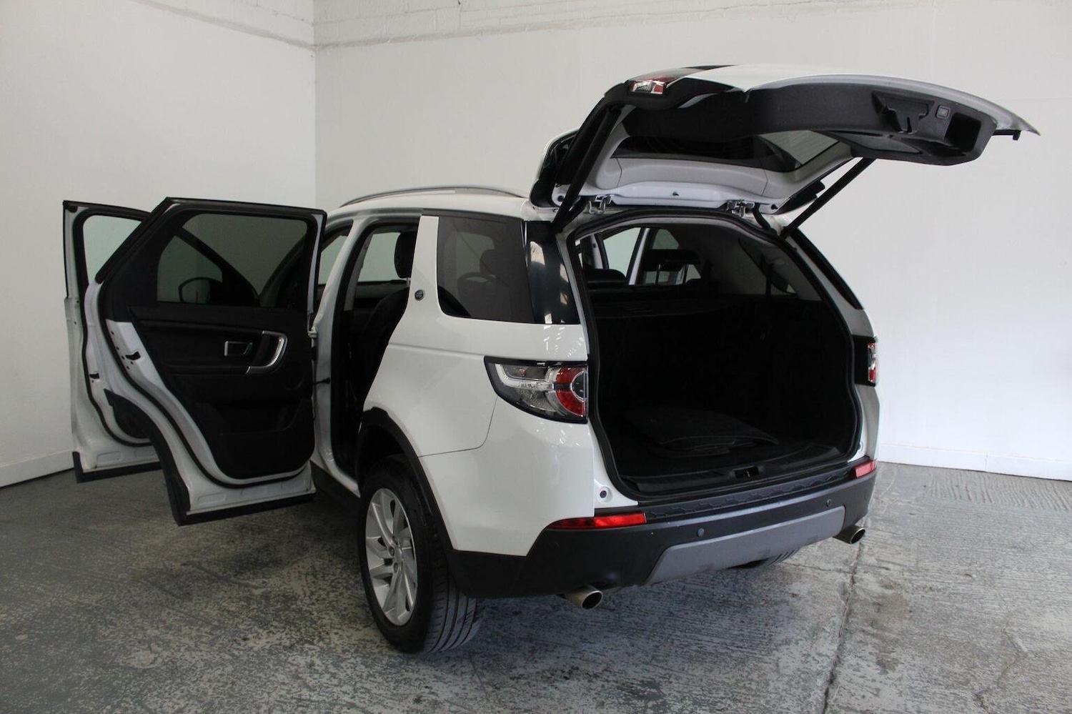 Used Land Rover Discovery Sport 2016 for sale - 76174089: Photo 22