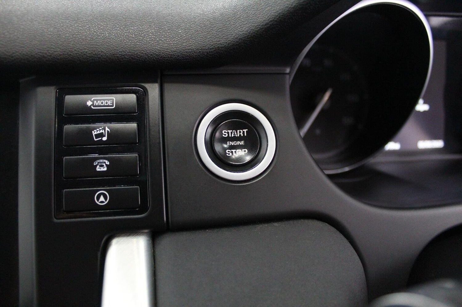 Used Land Rover Discovery Sport 2016 for sale - 76174089: Photo 44
