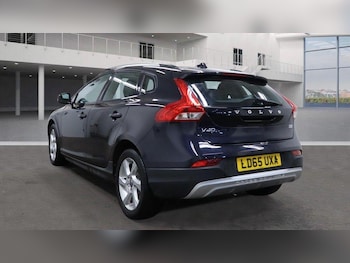 Used Volvo V40 Cross Country 2015 for sale - 77350126: Photo
