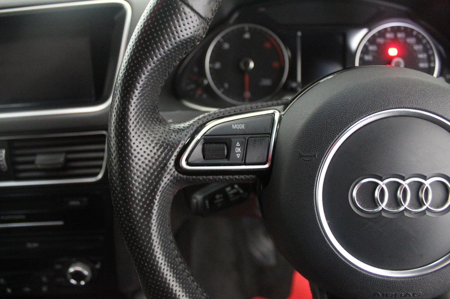 Used Audi Q5 2015 for sale - 77938195: Photo 46