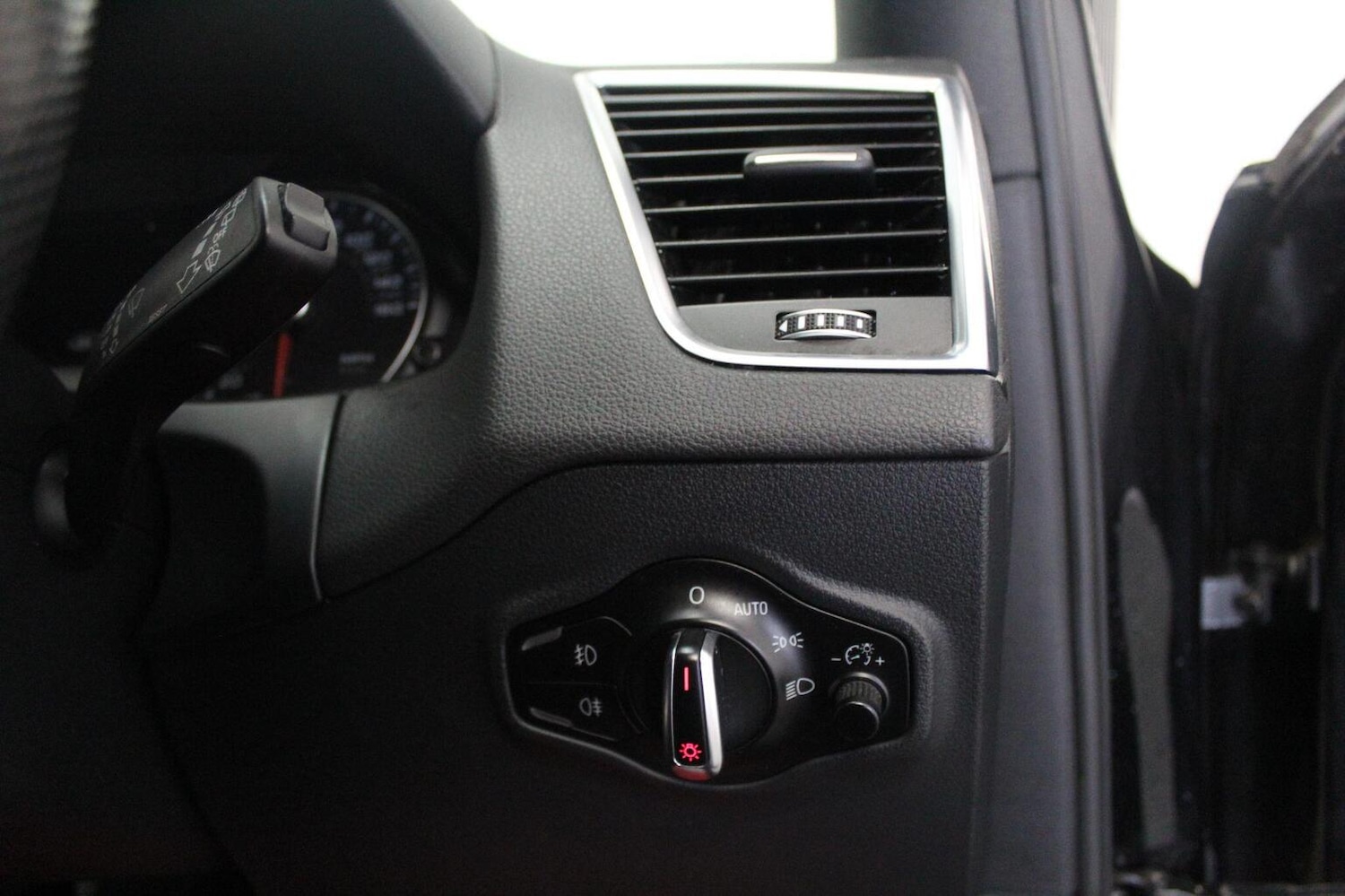 Used Audi Q5 2015 for sale - 77938195: Photo 48