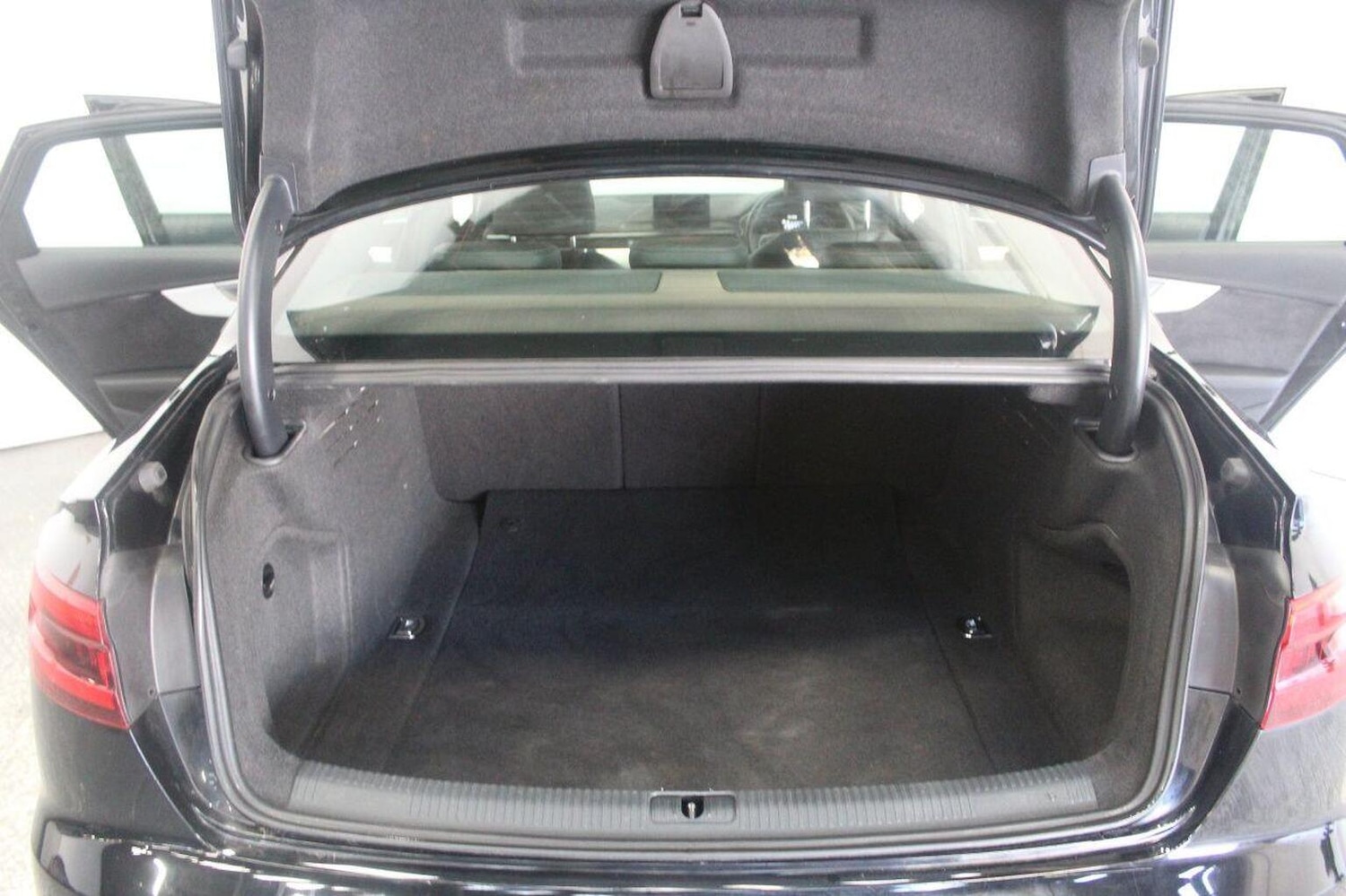 Used Audi A4 2016 for sale - 76956959: Photo 21