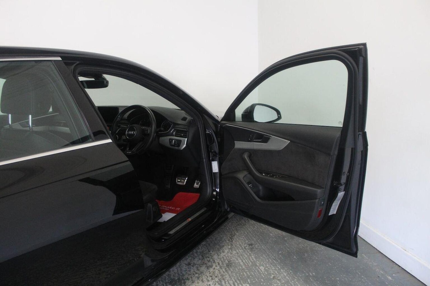 Used Audi A4 2016 for sale - 76956959: Photo 24