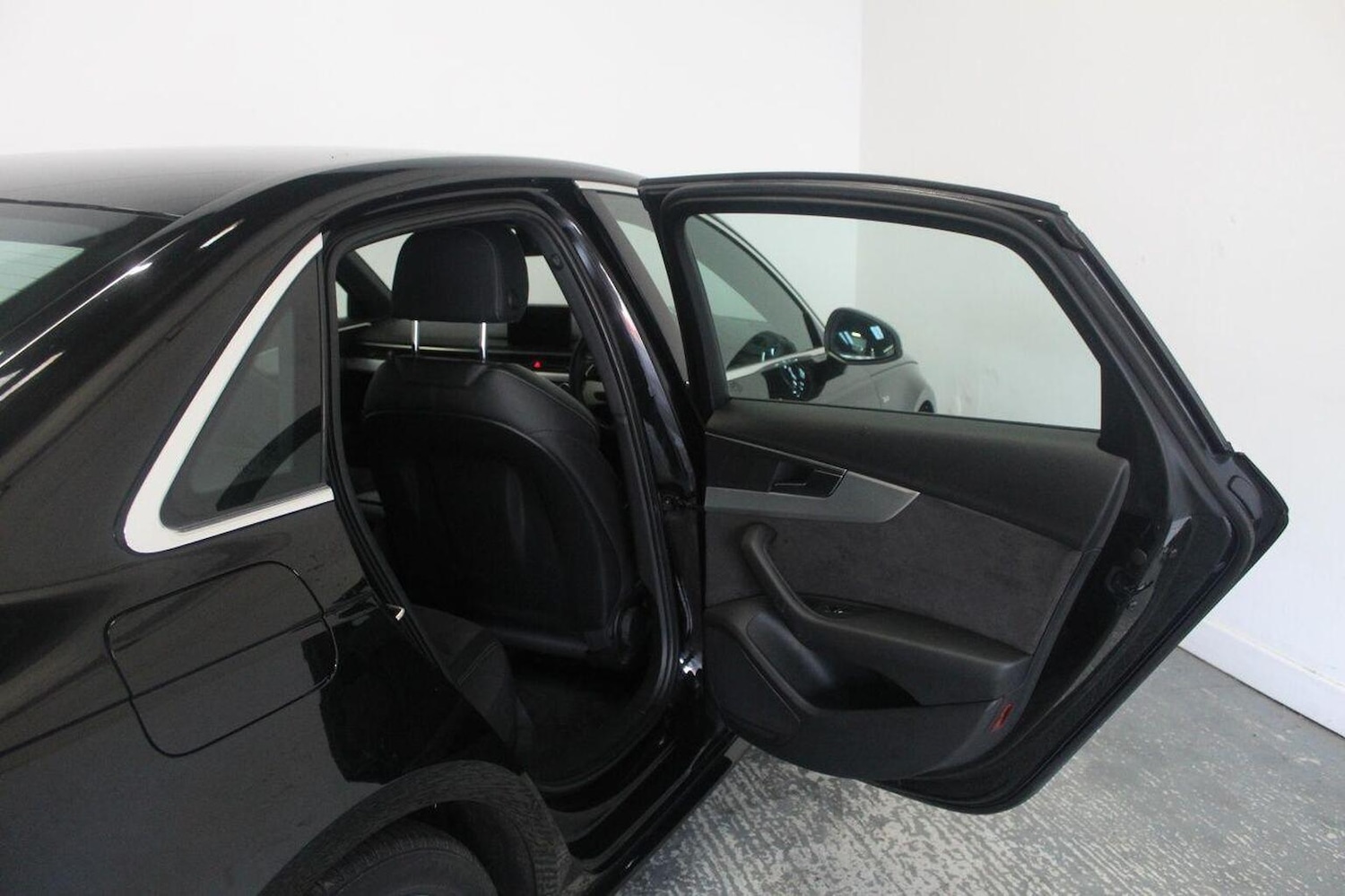 Used Audi A4 2016 for sale - 76956959: Photo 25