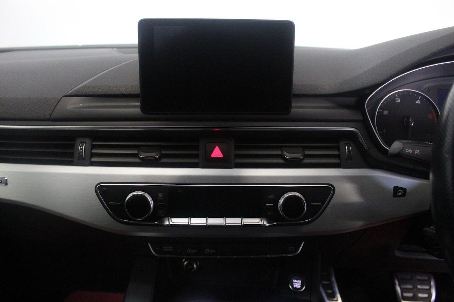 Used Audi A4 2016 for sale - 76956959: Photo 32