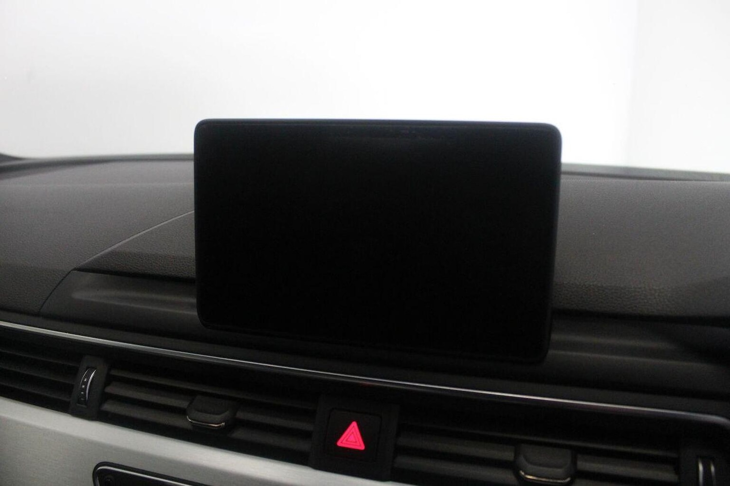 Used Audi A4 2016 for sale - 76956959: Photo 38