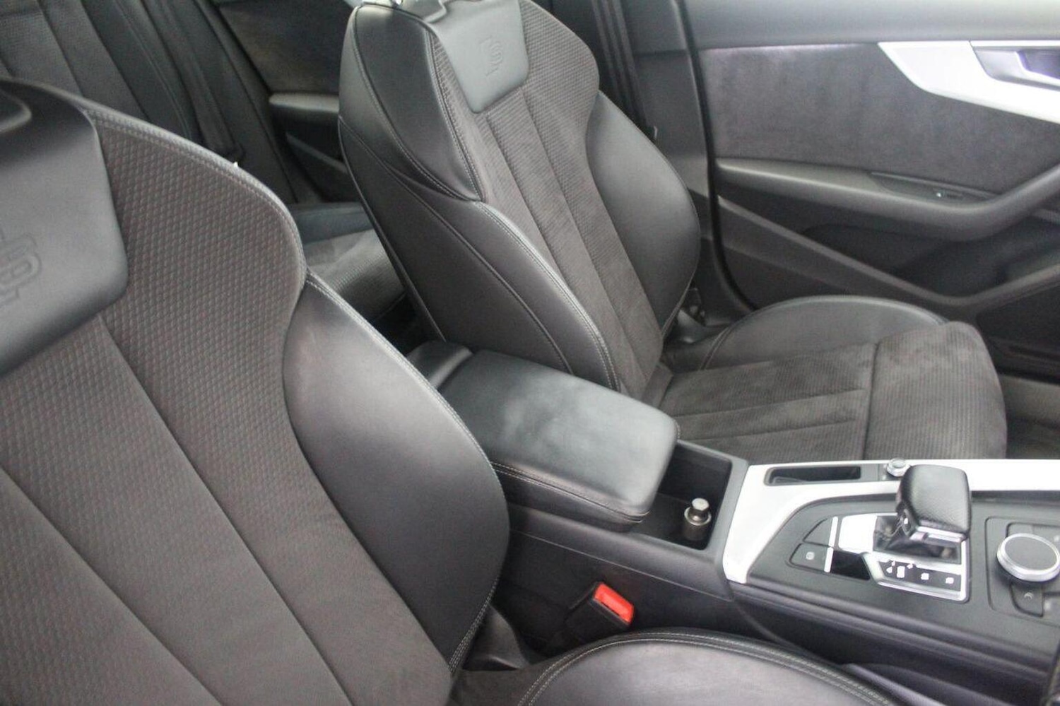 Used Audi A4 2016 for sale - 76956959: Photo 42