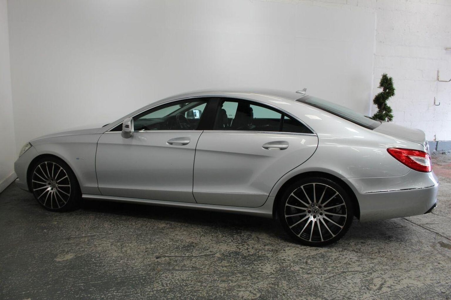 Used Mercedes-Benz CLS 2013 for sale - 76884920: Photo 10