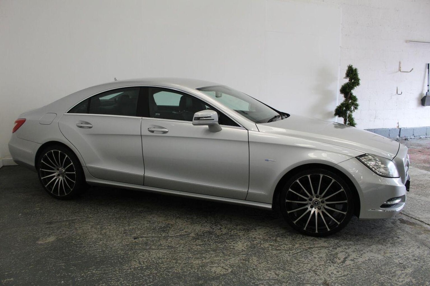 Used Mercedes-Benz CLS 2013 for sale - 76884920: Photo 5