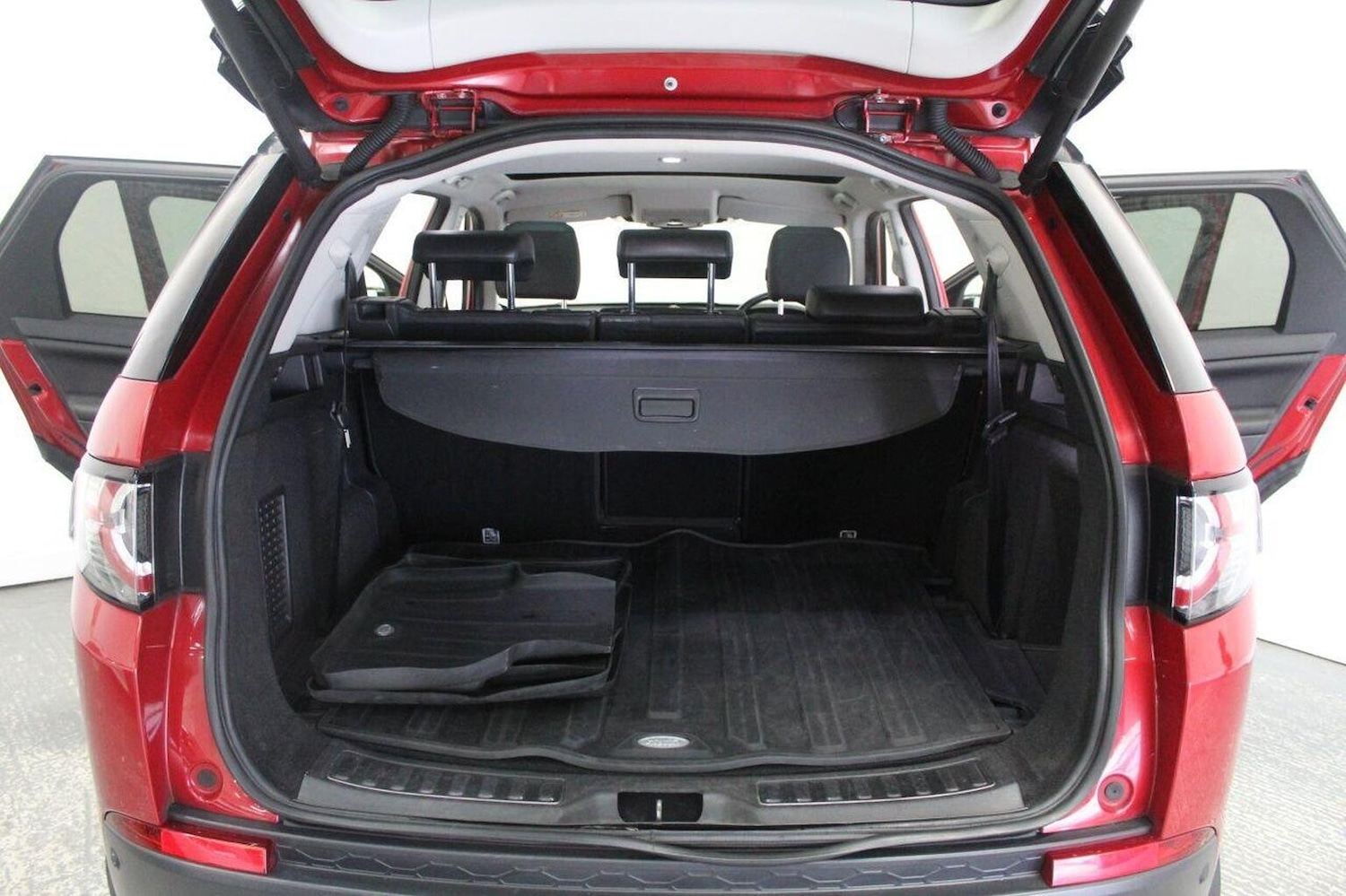 Used Land Rover Discovery Sport 2017 for sale - 77937836: Photo 24