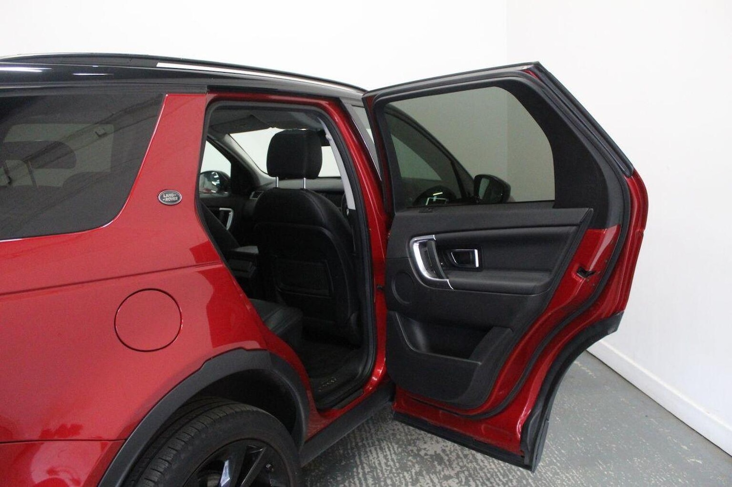 Used Land Rover Discovery Sport 2017 for sale - 77937836: Photo 28