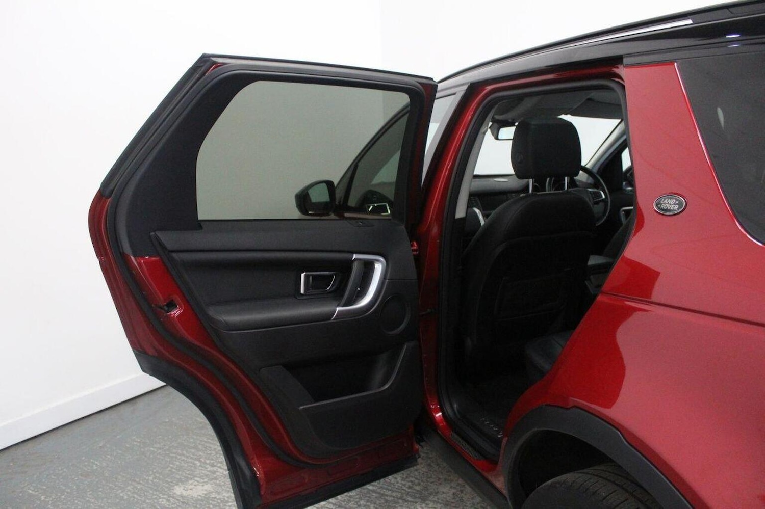 Used Land Rover Discovery Sport 2017 for sale - 77937836: Photo 30