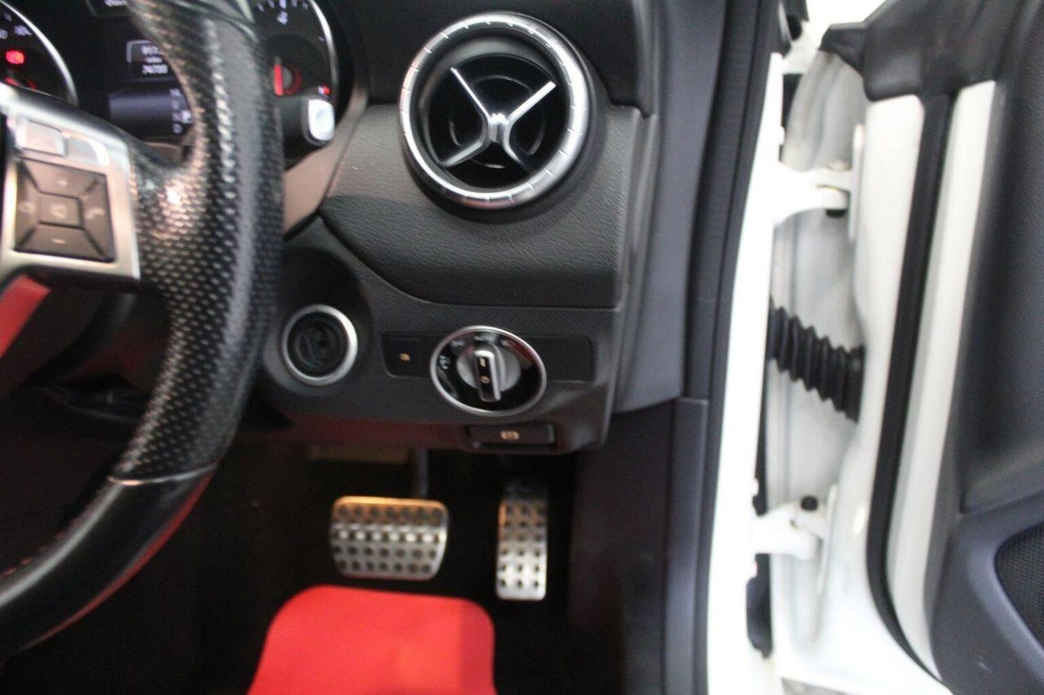 Used Mercedes-Benz CLA 2014 for sale - 76198287: Photo 50
