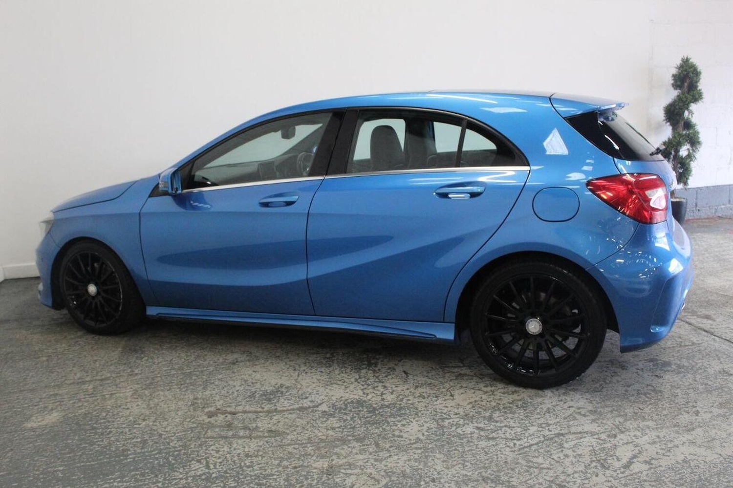 Used Mercedes-Benz A-Class 2013 for sale - 77937794: Photo 11