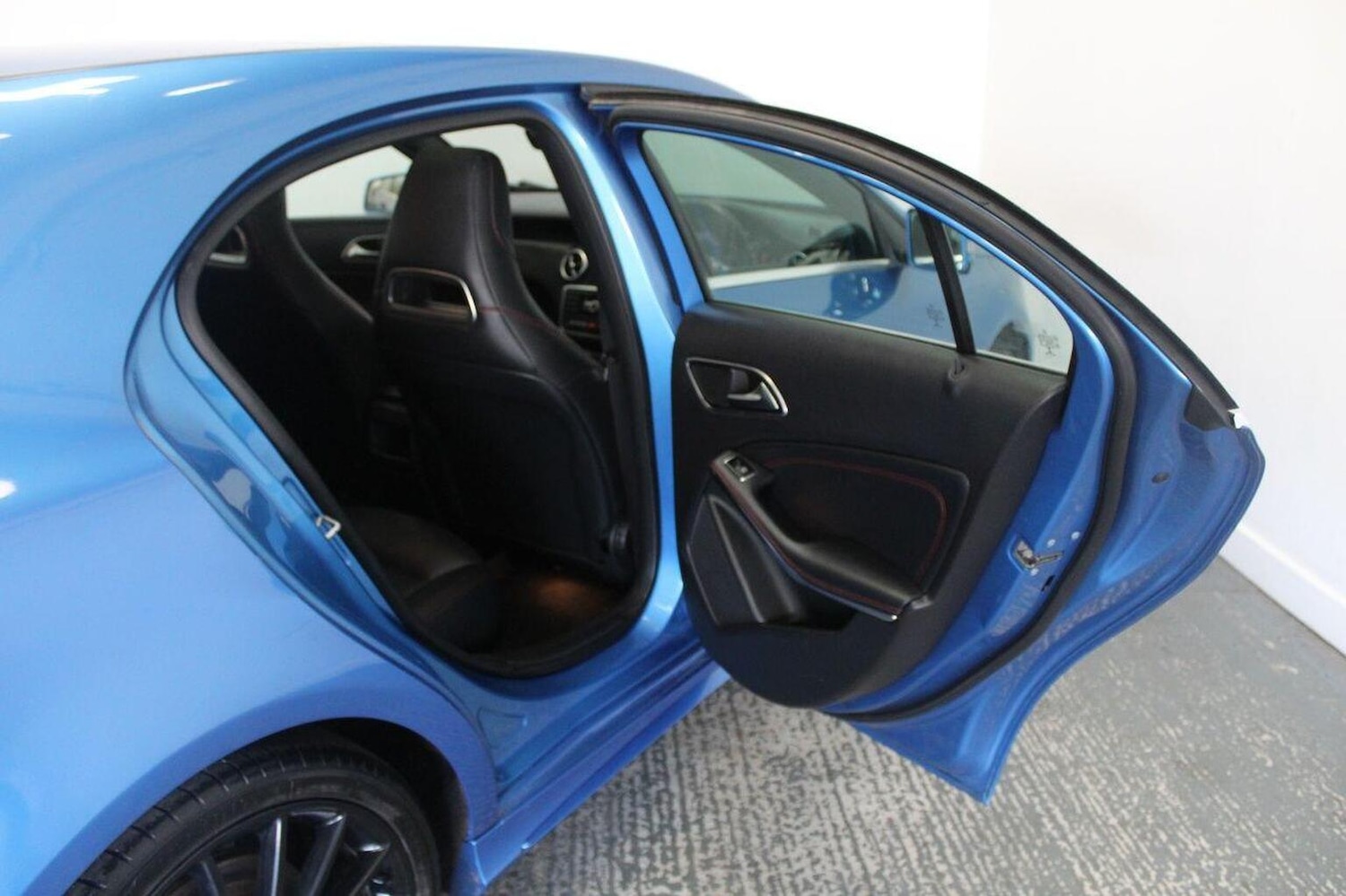 Used Mercedes-Benz A-Class 2013 for sale - 77937794: Photo 28