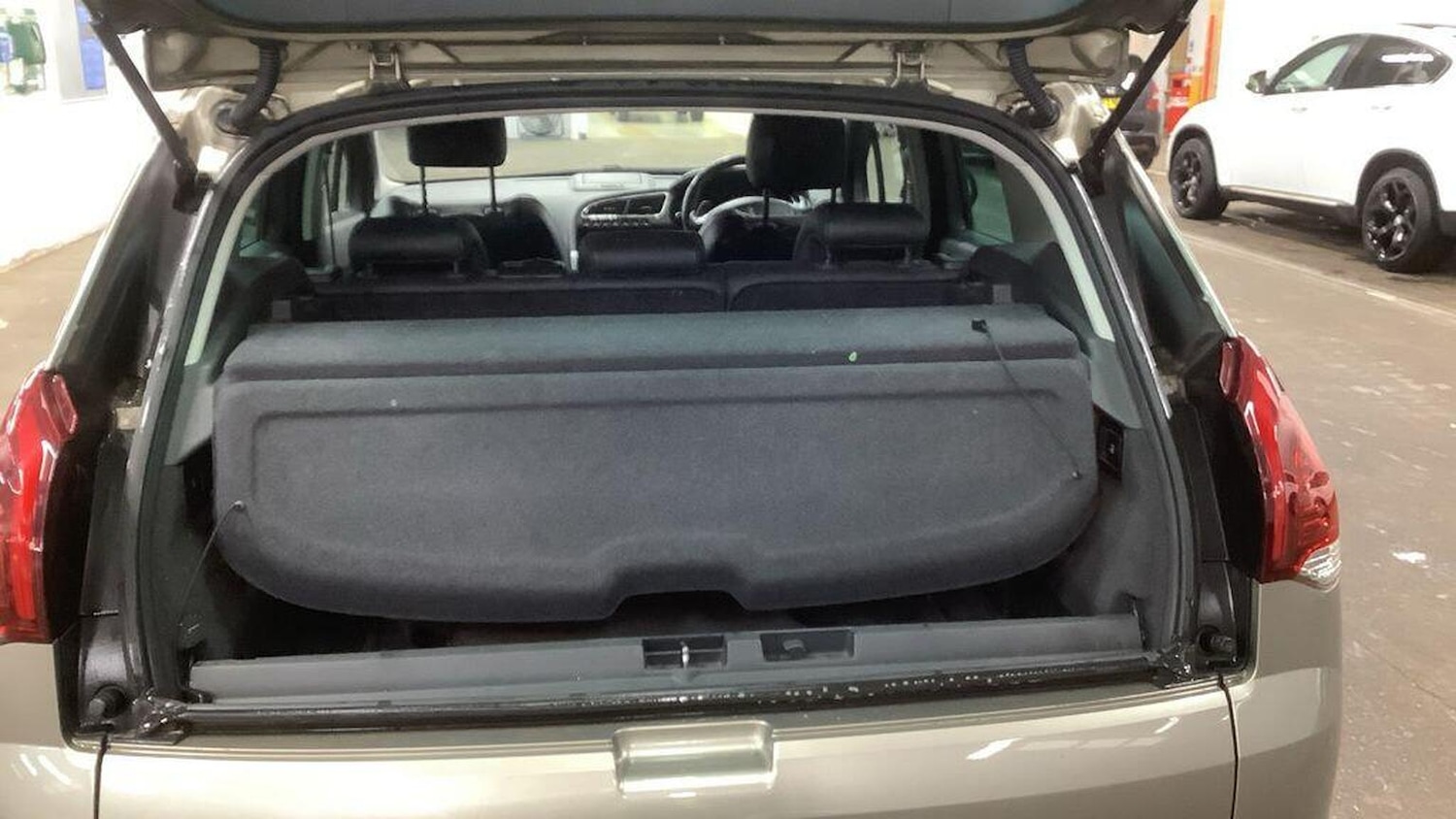 Used Peugeot 3008 2015 for sale - 76904706: Photo 10