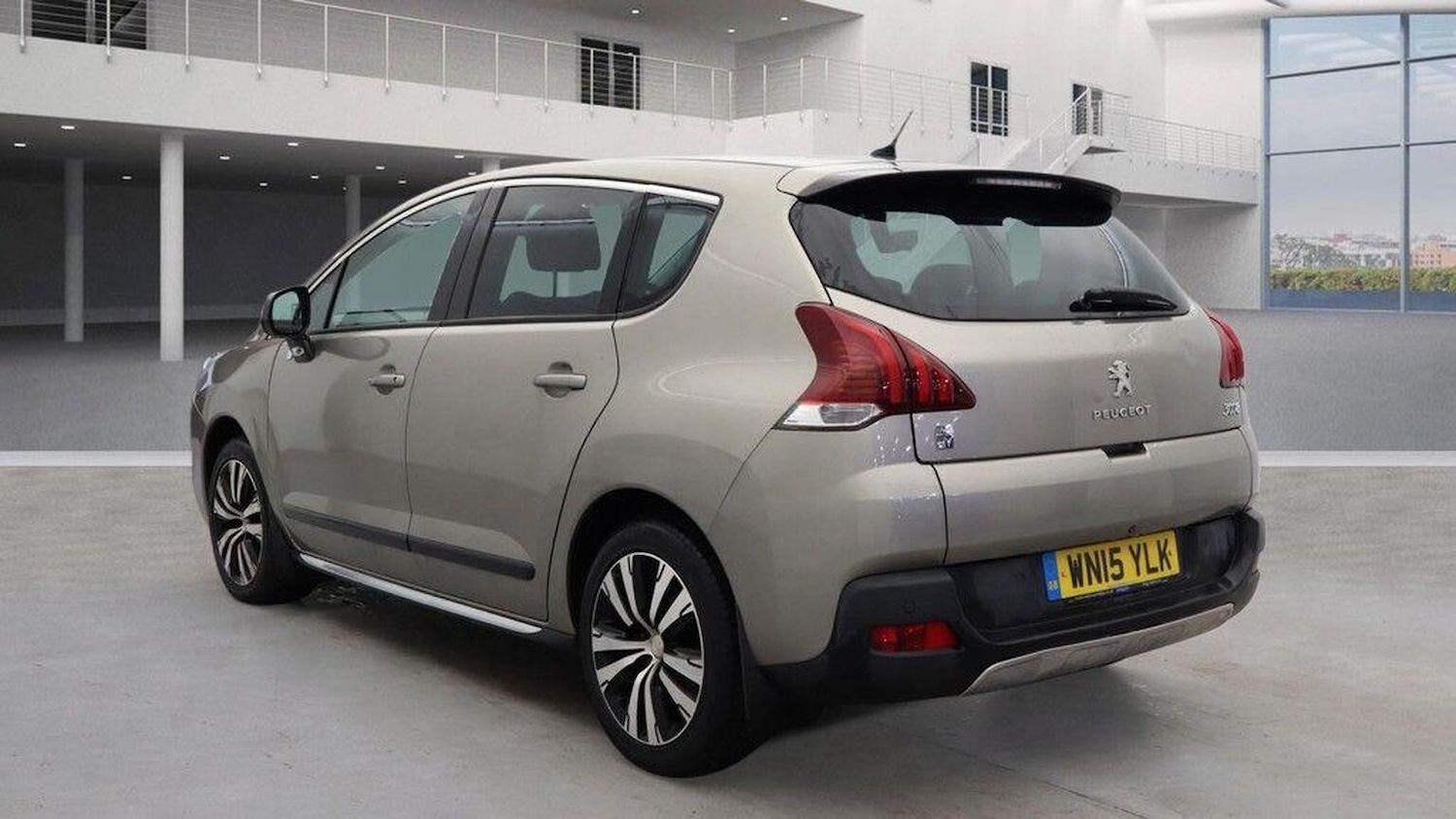 Used Peugeot 3008 2015 for sale - 76904706: Photo 4