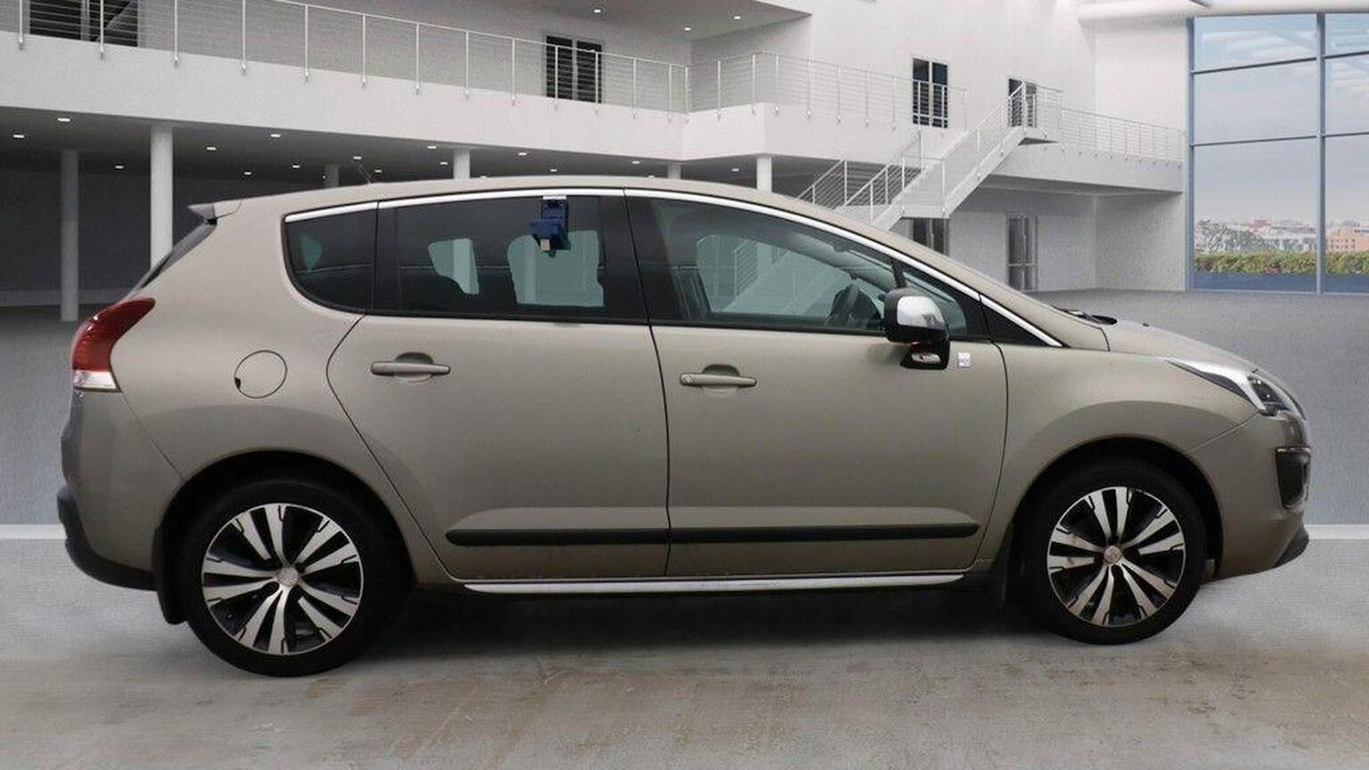 Used Peugeot 3008 2015 for sale - 76904706: Photo 8