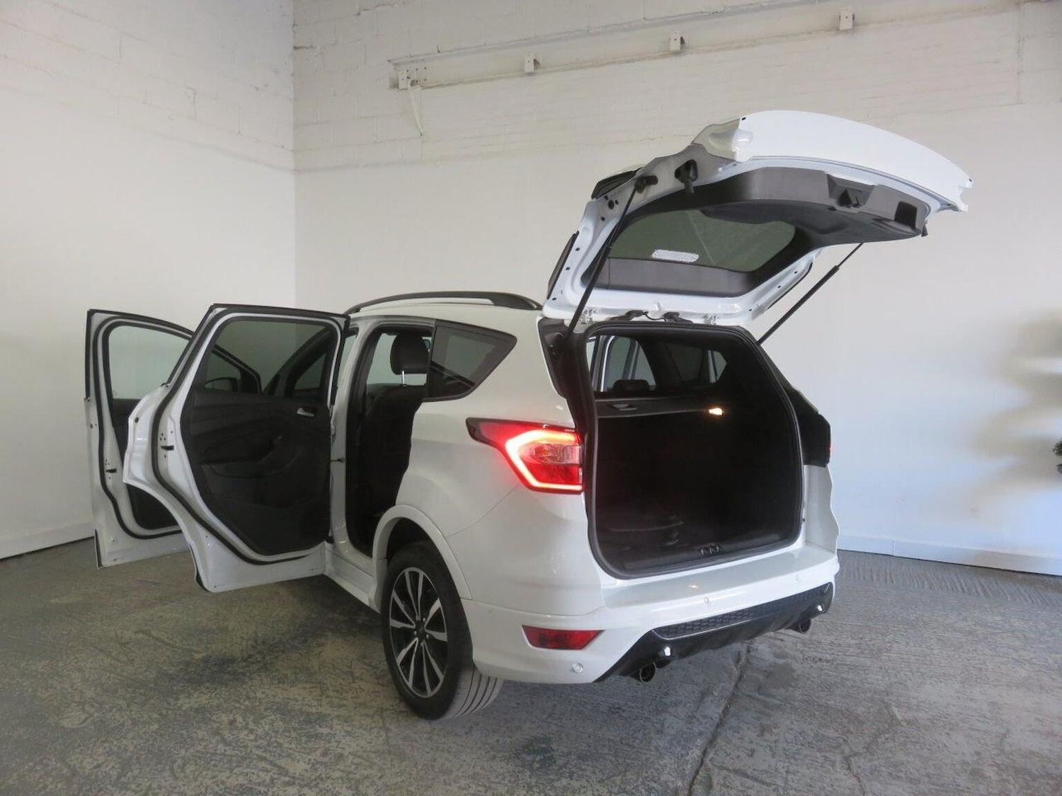 Used Ford Kuga 2018 for sale - 77938017: Photo 21