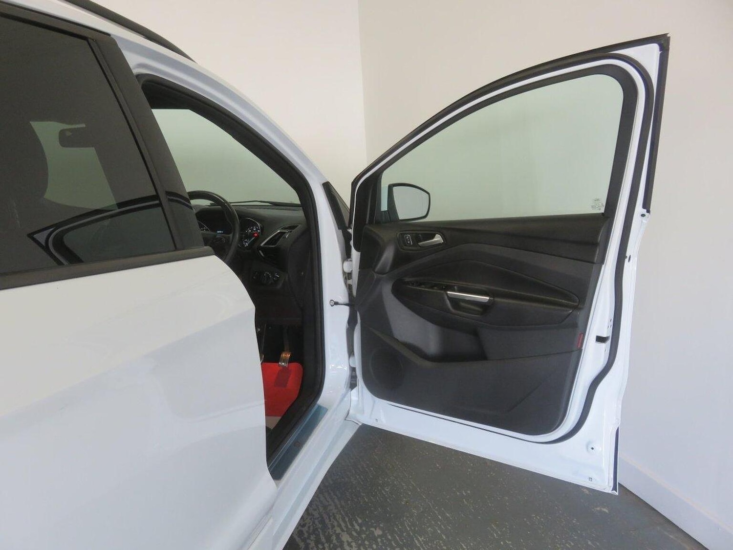 Used Ford Kuga 2018 for sale - 77938017: Photo 25