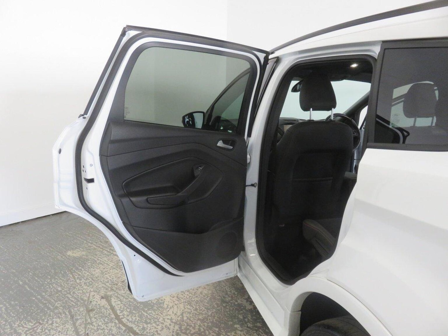 Used Ford Kuga 2018 for sale - 77938017: Photo 28