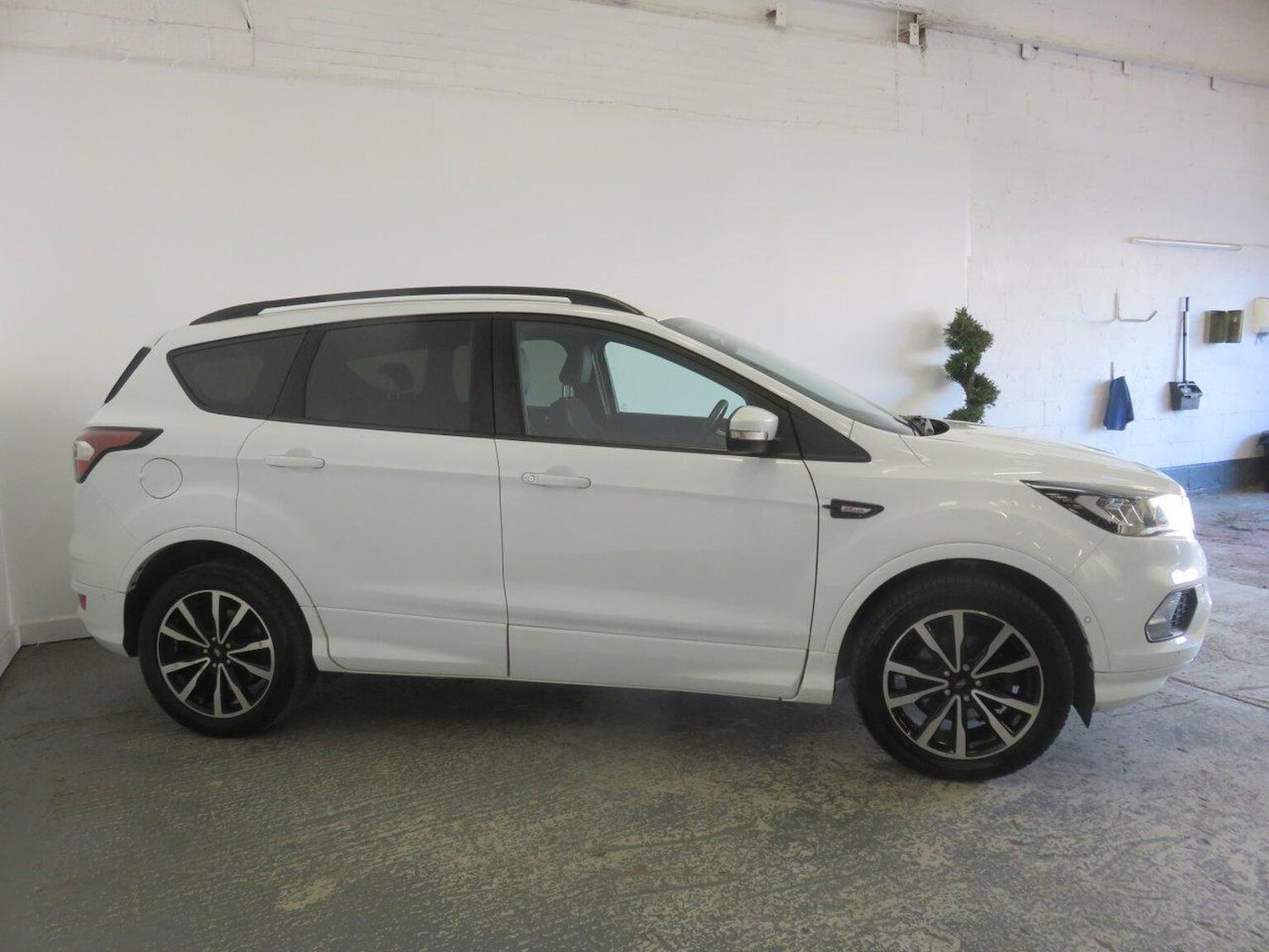 Used Ford Kuga 2018 for sale - 77938017: Photo 4