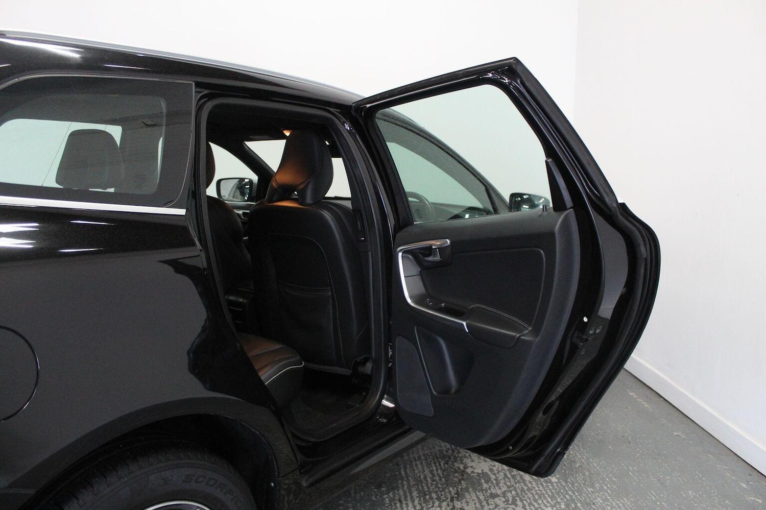 Used Volvo XC60 2015 for sale - 77314131: Photo 26