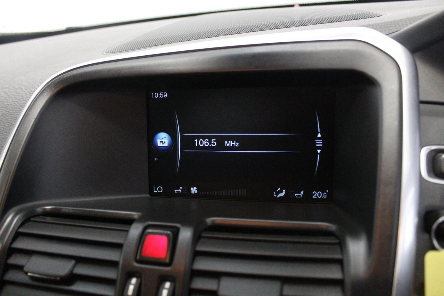 Used Volvo XC60 2015 for sale - 77314131: Photo 35