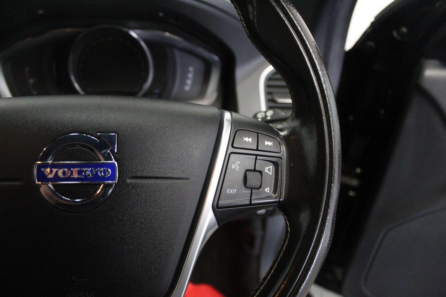 Used Volvo XC60 2015 for sale - 77314131: Photo 47