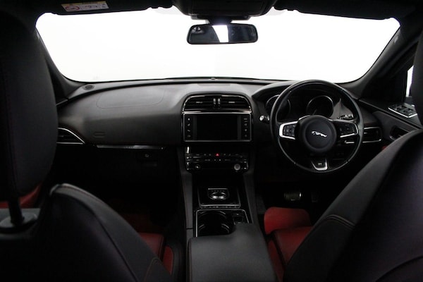 Used Jaguar F-Pace 2016 for sale - 74362345: Photo 30