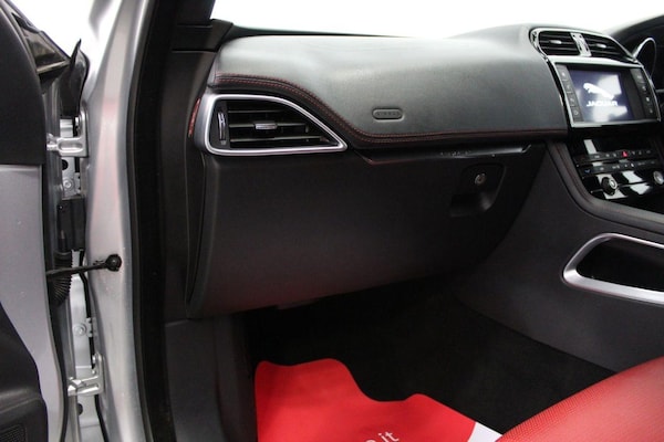 Used Jaguar F-Pace 2016 for sale - 74362345: Photo 32
