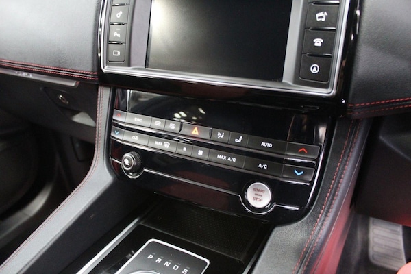 Used Jaguar F-Pace 2016 for sale - 74362345: Photo 46