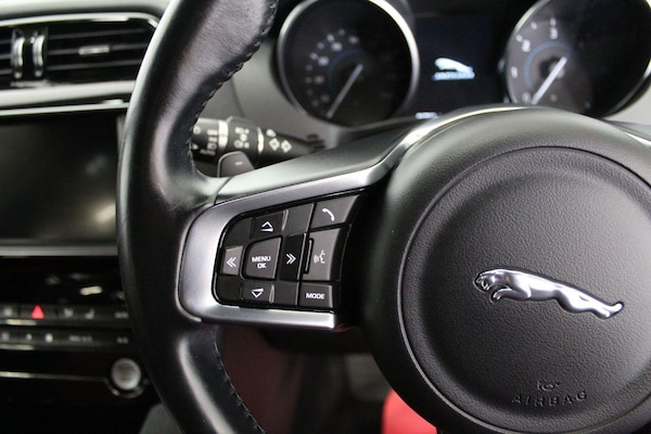 Used Jaguar F-Pace 2016 for sale - 74362345: Photo 51