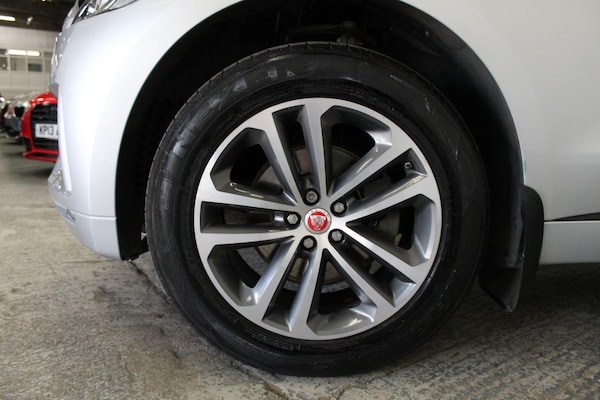 Used Jaguar F-Pace 2016 for sale - 74362345: Photo 61