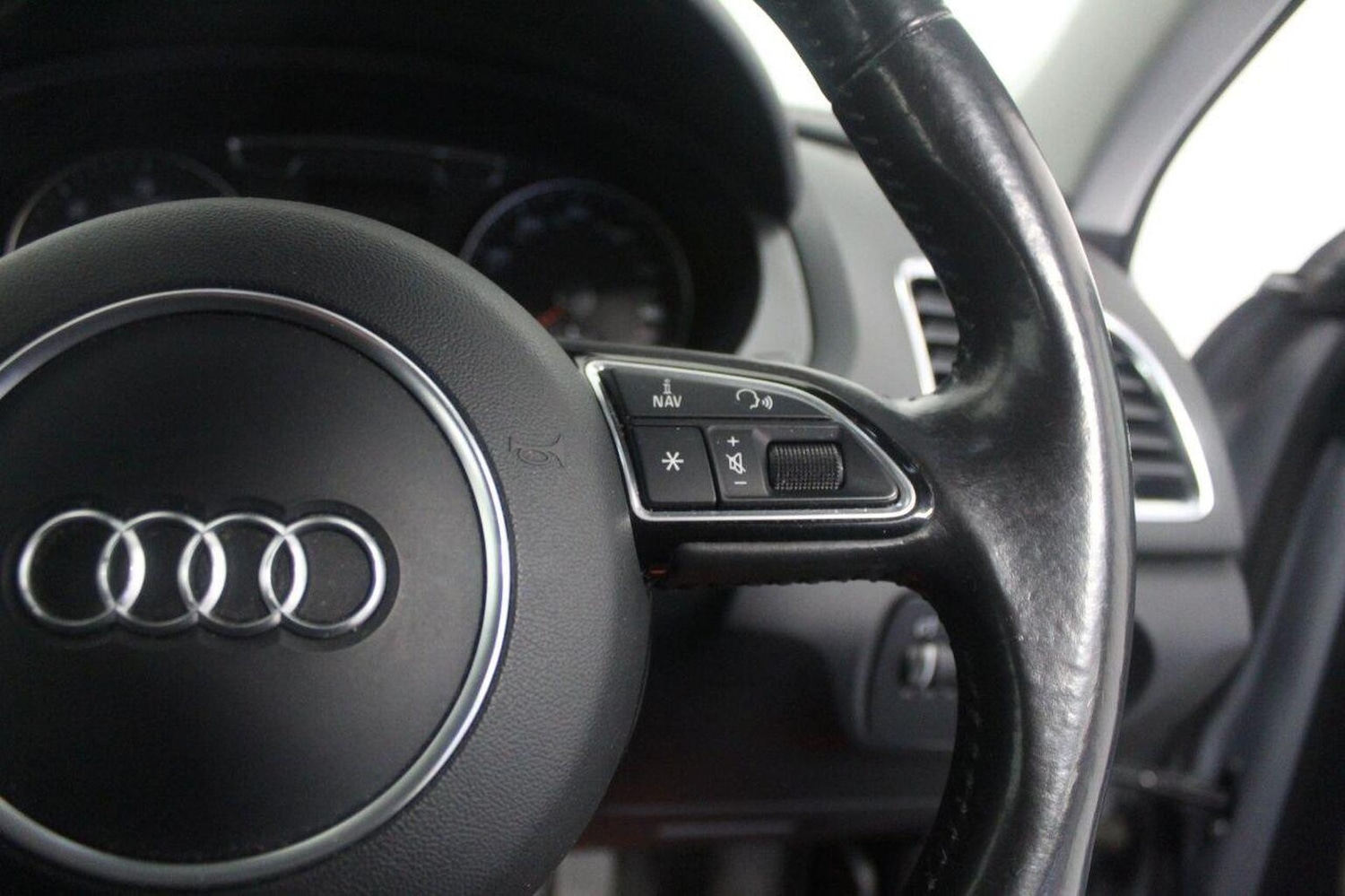 Used Audi Q3 2015 for sale - 76941756: Photo 48