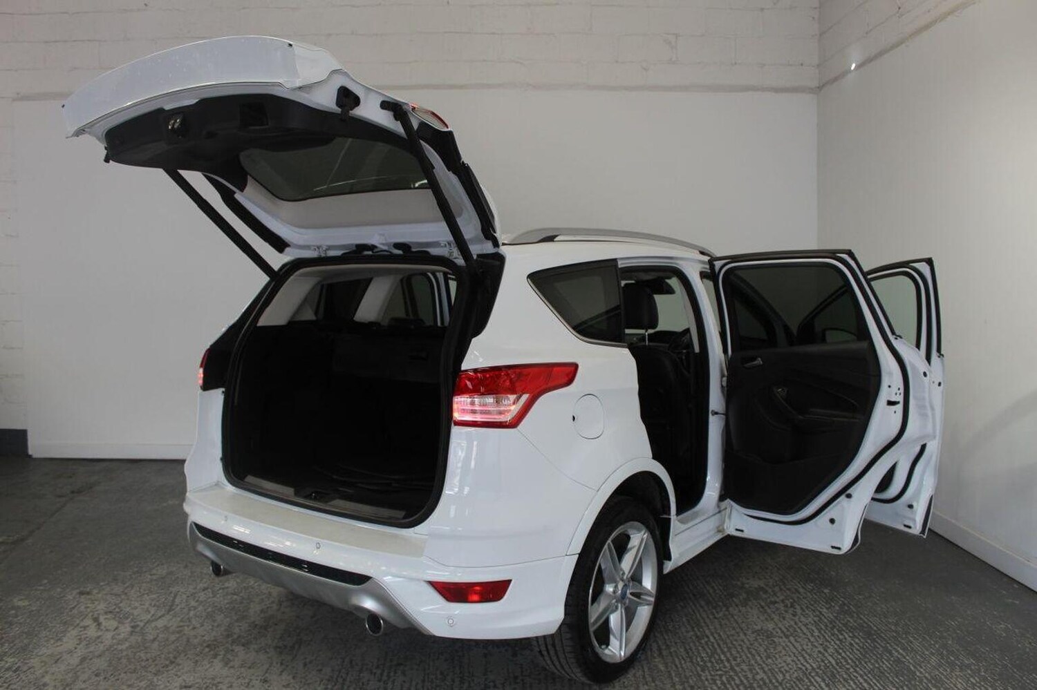 Used Ford Kuga 2015 for sale - 75705965: Photo 21