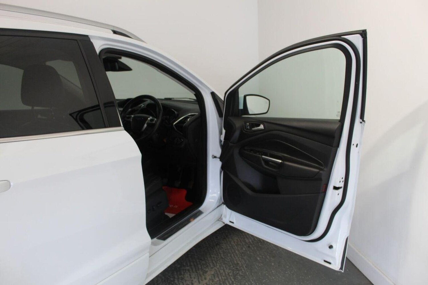 Used Ford Kuga 2015 for sale - 75705965: Photo 25