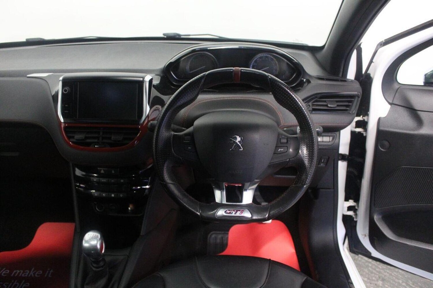 Used Peugeot 208 2014 for sale - 77954071: Photo 44