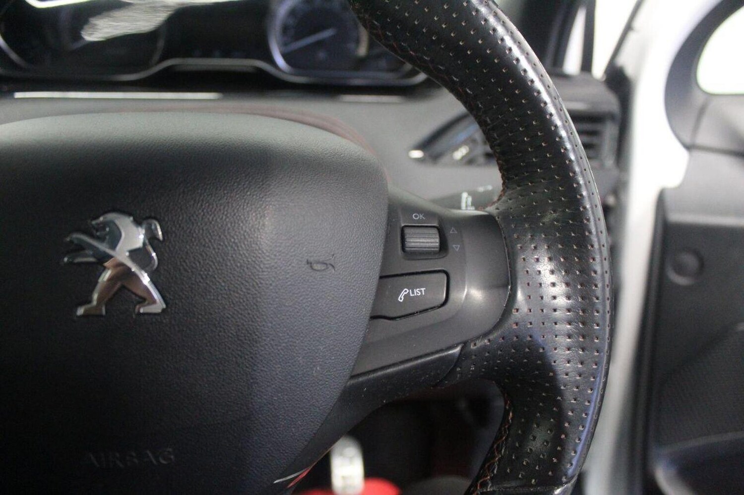 Used Peugeot 208 2014 for sale - 77954071: Photo 46