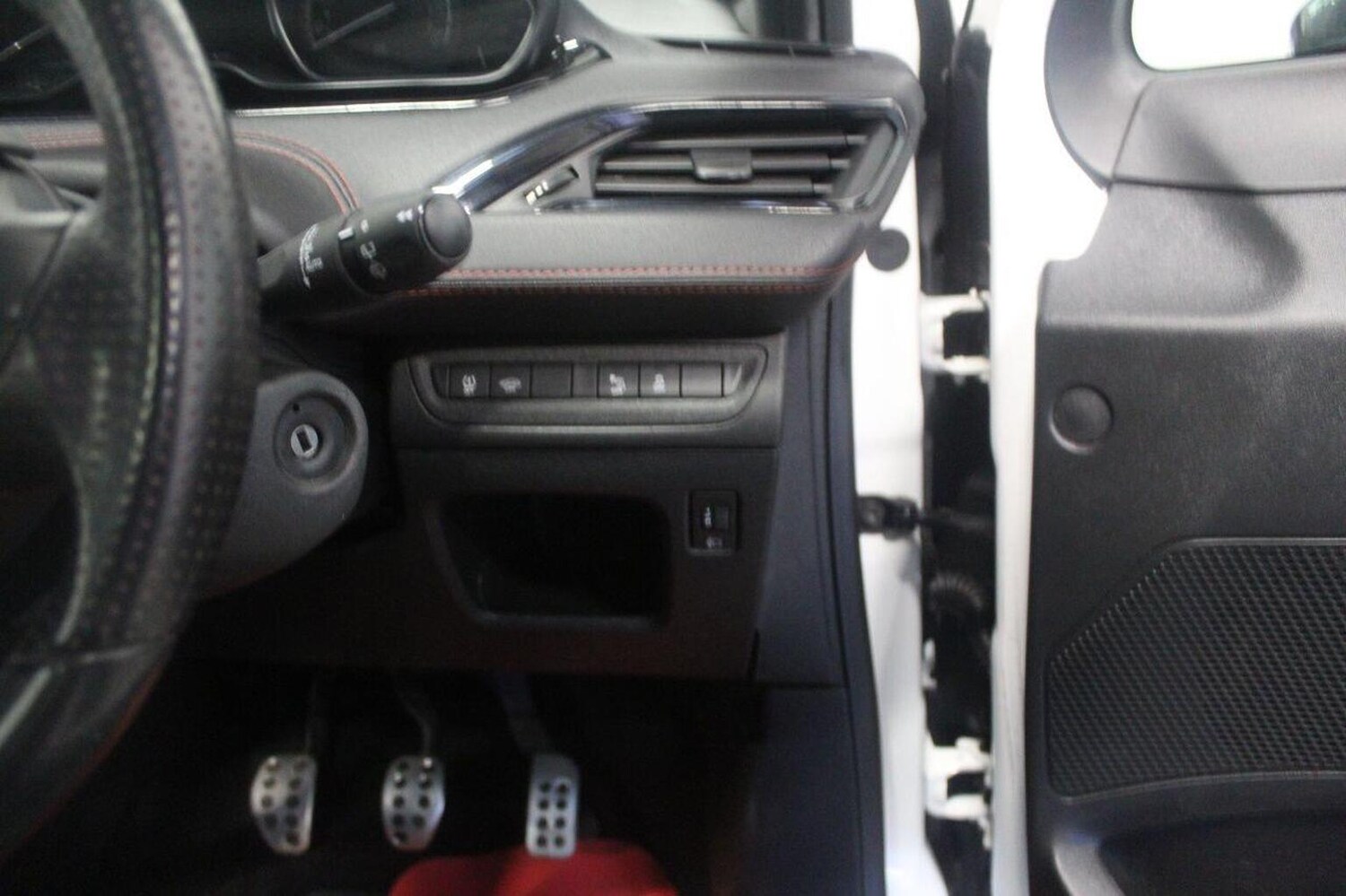 Used Peugeot 208 2014 for sale - 77954071: Photo 47