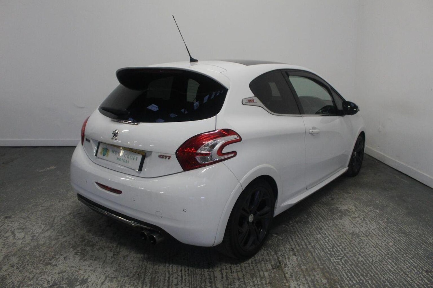 Used Peugeot 208 2014 for sale - 77954071: Photo 8