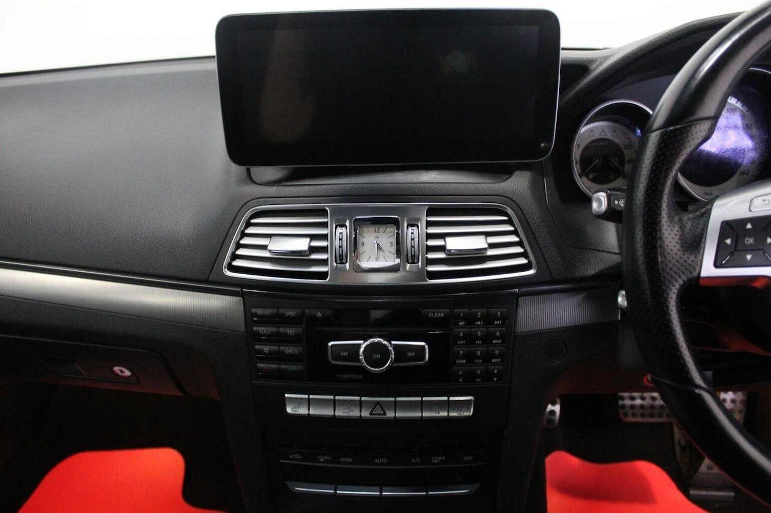 Used Mercedes-Benz E Class 2013 for sale - 76631508: Photo 33