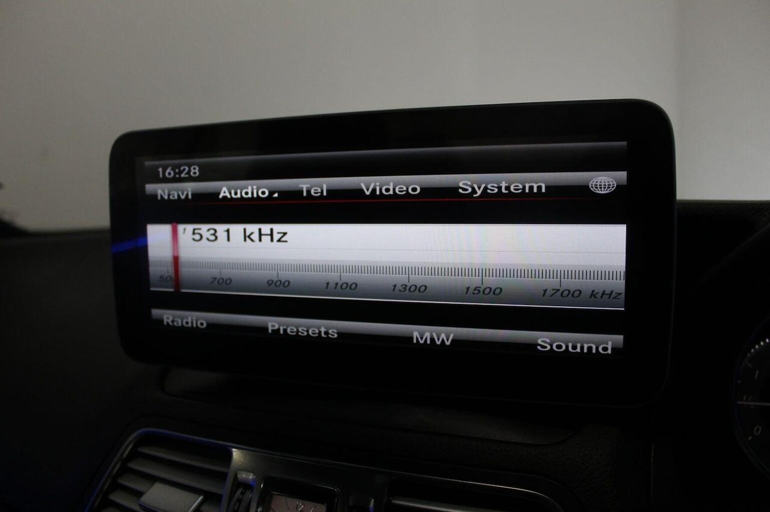 Used Mercedes-Benz E Class 2013 for sale - 76631508: Photo 39