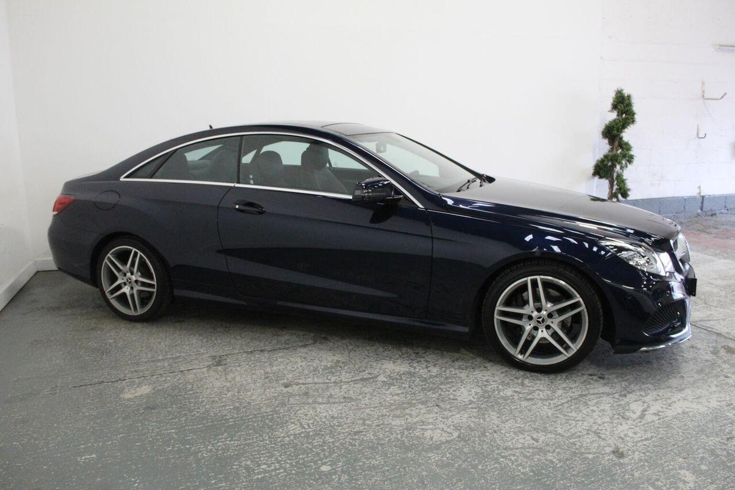 Used Mercedes-Benz E Class 2013 for sale - 76631508: Photo 4