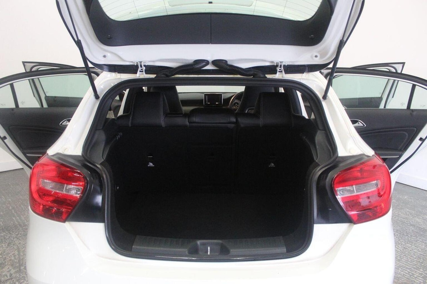 Used Mercedes-Benz A-Class 2013 for sale - 77937890: Photo 21