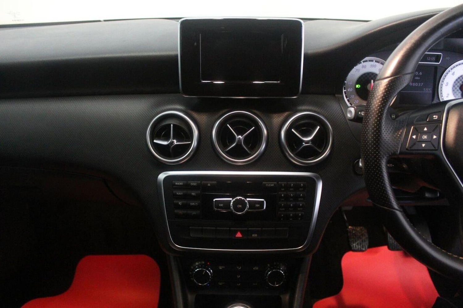 Used Mercedes-Benz A-Class 2013 for sale - 77937890: Photo 30