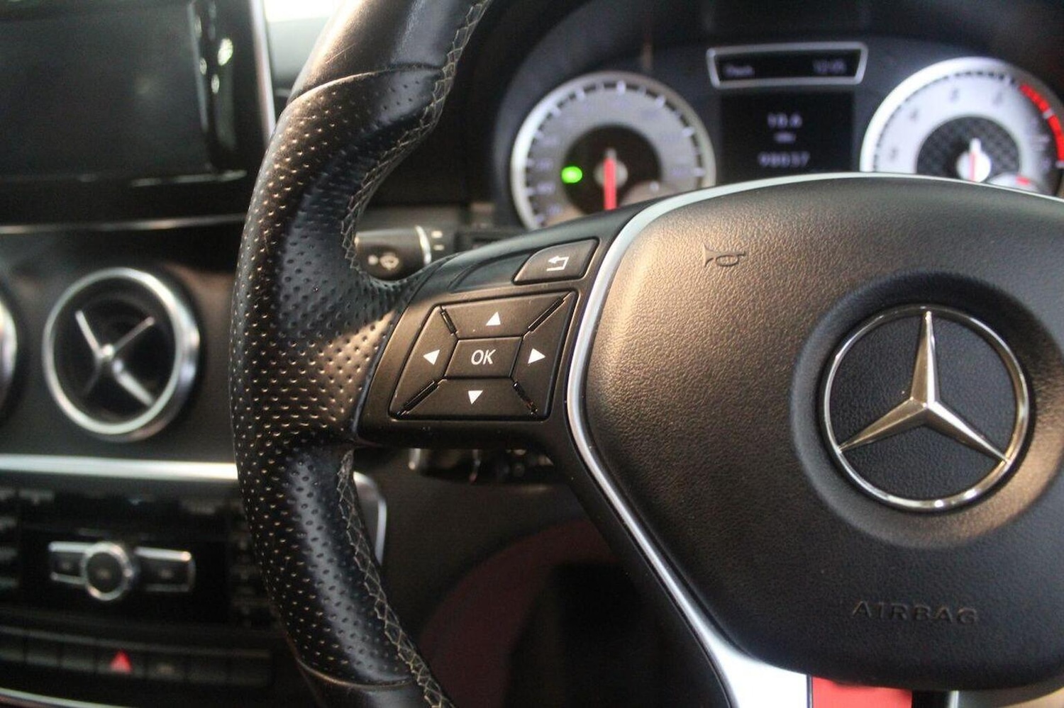 Used Mercedes-Benz A-Class 2013 for sale - 77937890: Photo 43