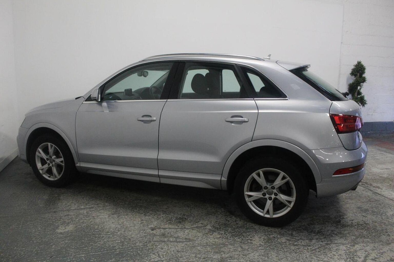 Used Audi Q3 2015 for sale - 77937830: Photo 10