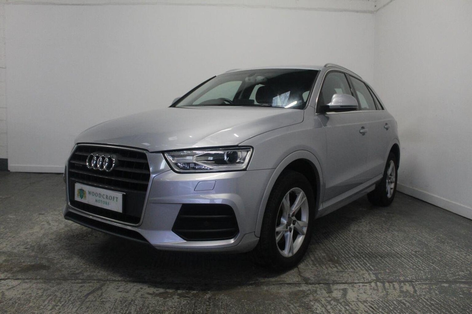Used Audi Q3 2015 for sale - 77937830: Photo 2